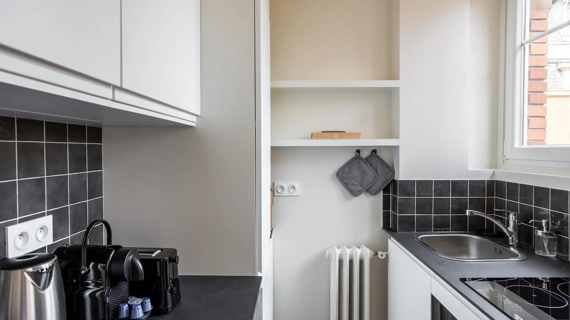 The 15 Place Daire Paris